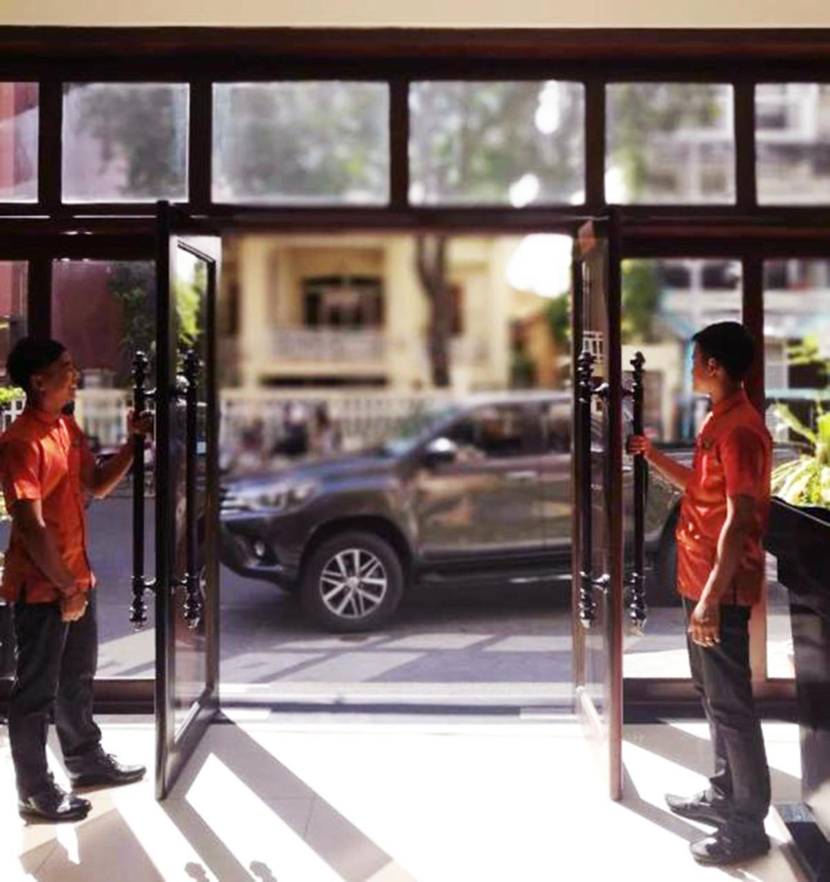 Cardamom Hotel & Apartment Phnom Penh Exterior foto