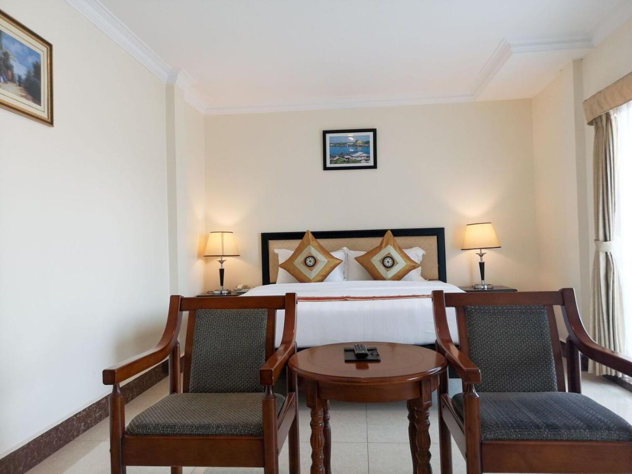 Cardamom Hotel & Apartment Phnom Penh Exterior foto